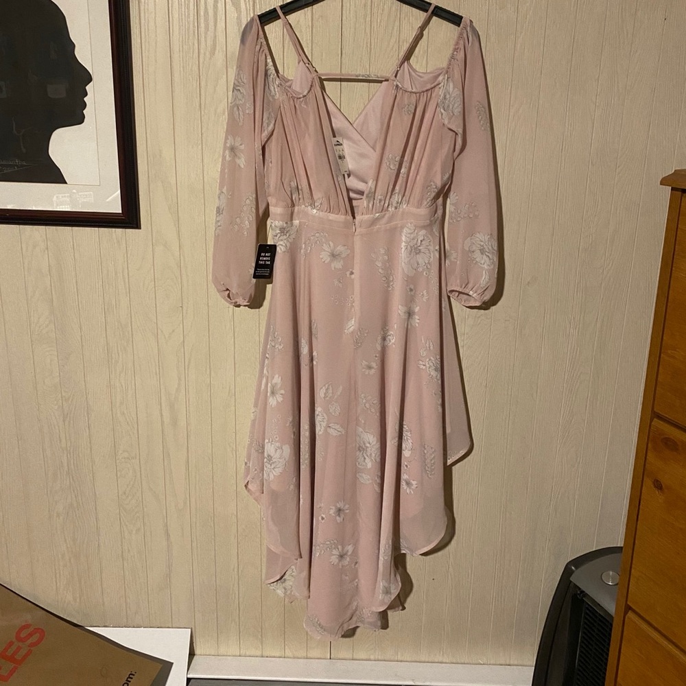 Dress - Picture 6 of 6
